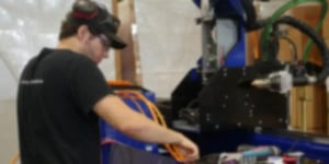 mecanicien-industirel-blur (1)